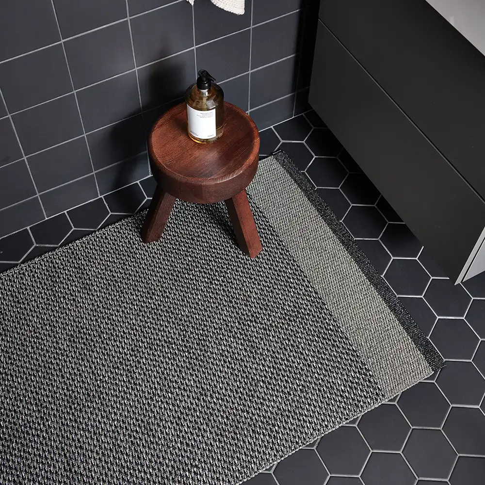 Edit matto 140x200 cm Black