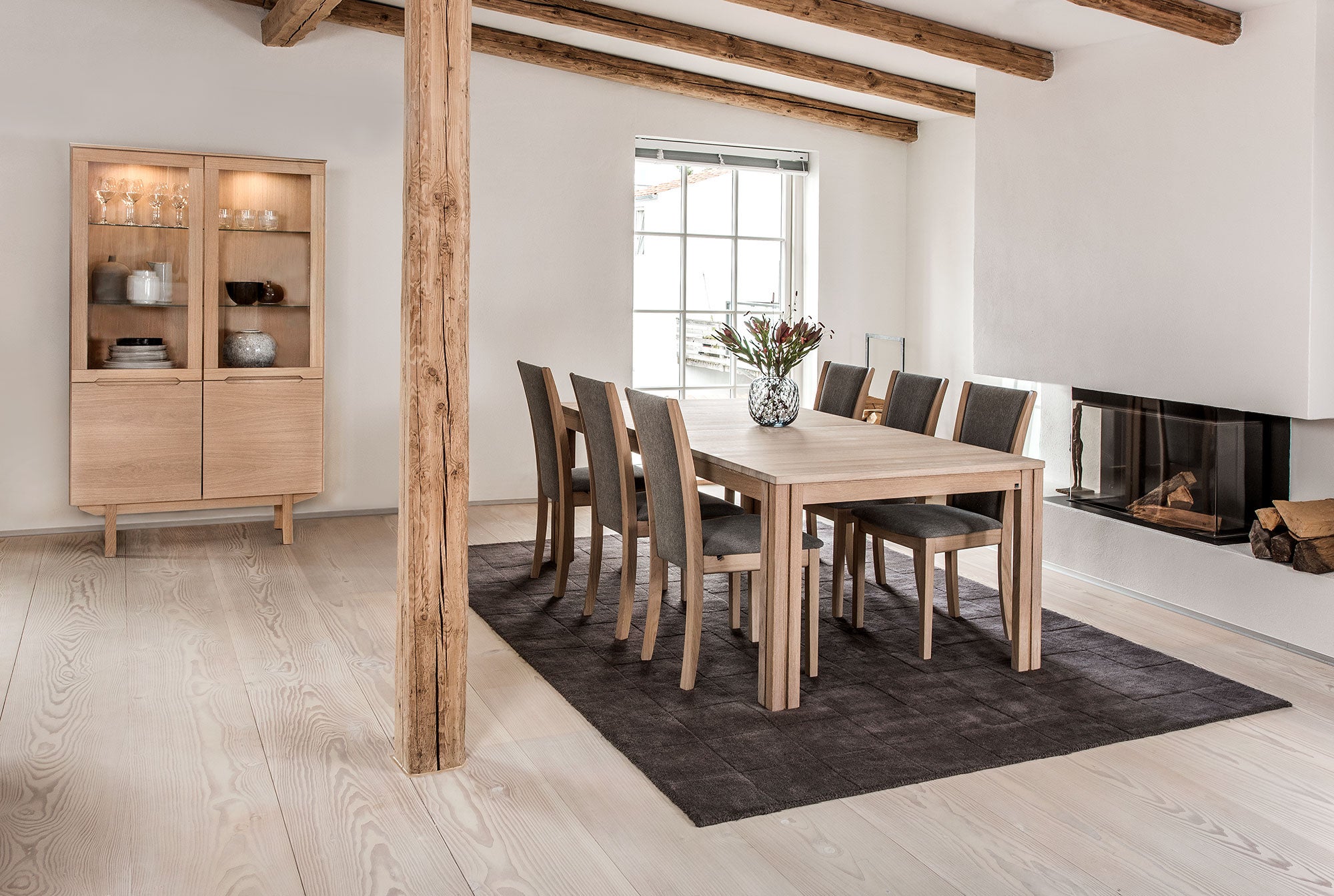 Sm24 pöytä lakattu tammi 200-356(512)x100x73 cm