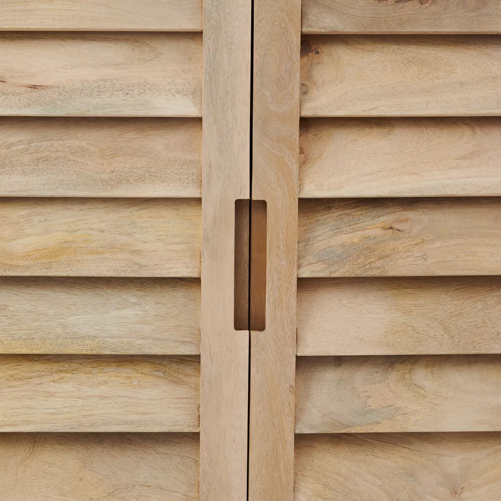 Pacifica vaatekaappi