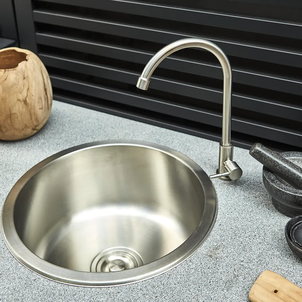 Bellac ulkokeittiö pesualtaalla musta Brafab