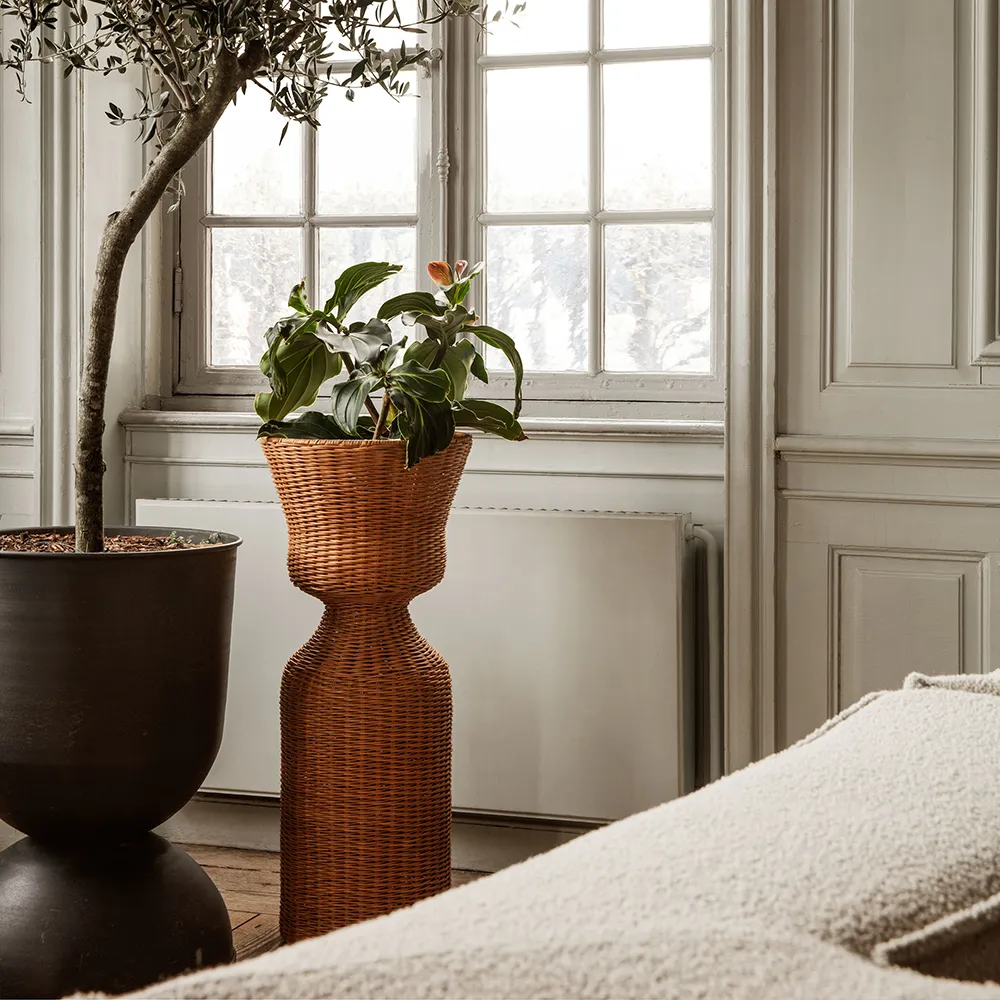 Hourglass Ruukku Large Black