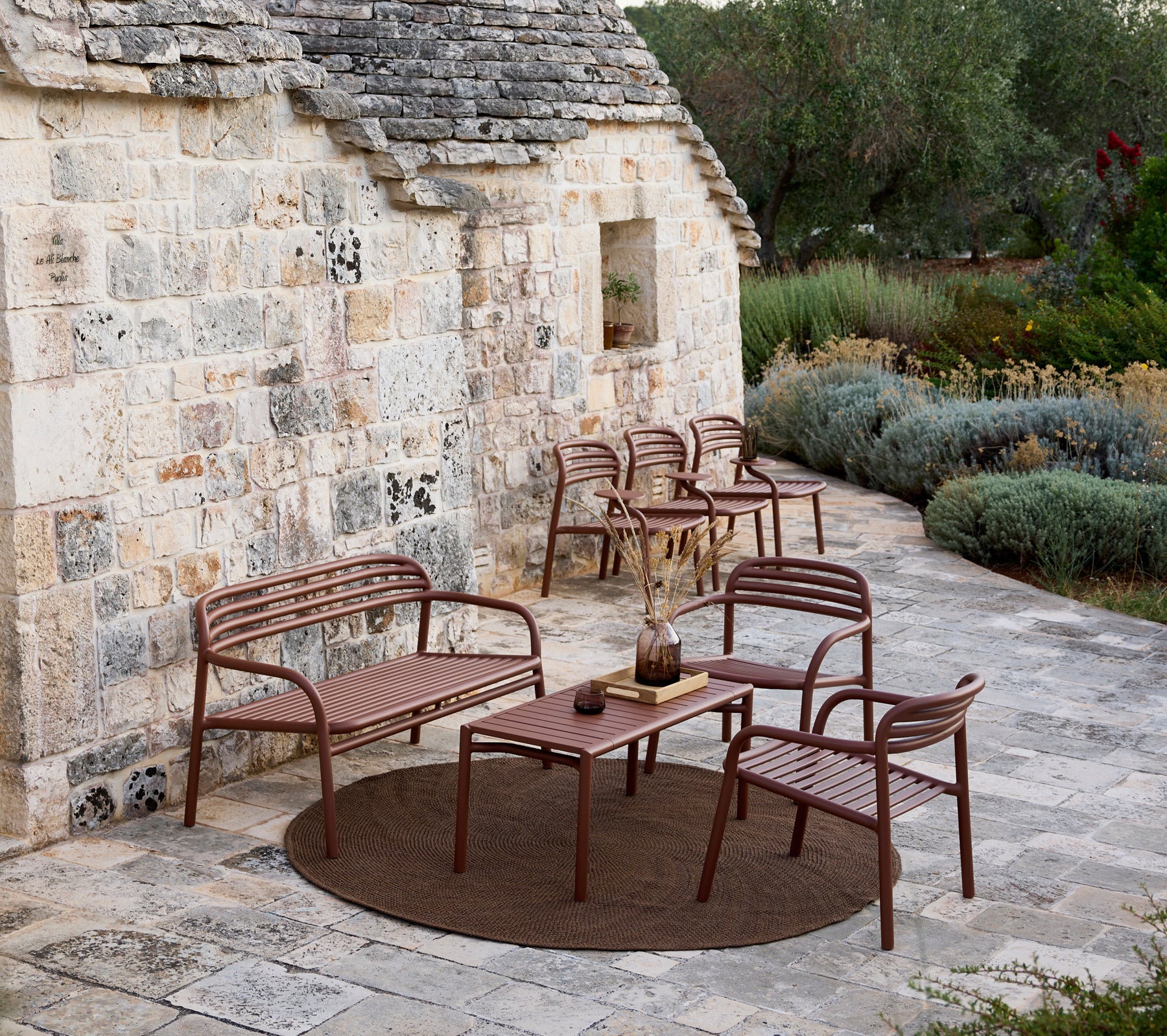 Bliss lounge tuoli, pinottava Desert red, aluminium