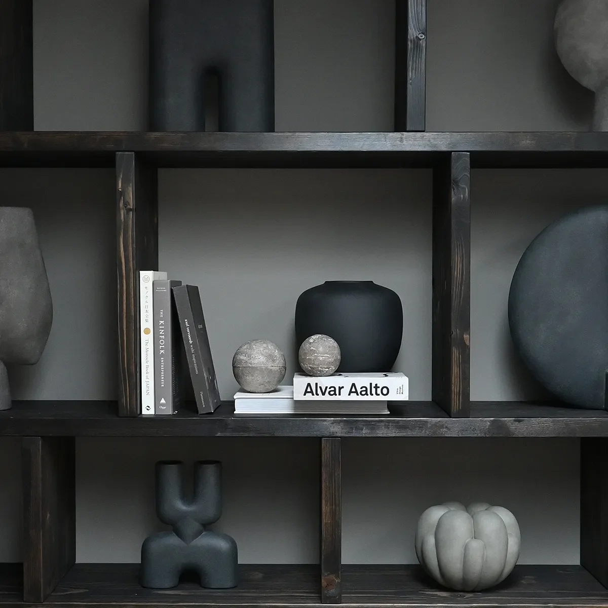 Käsintehty maljakko Bloom Petit Dark Grey H18 cm