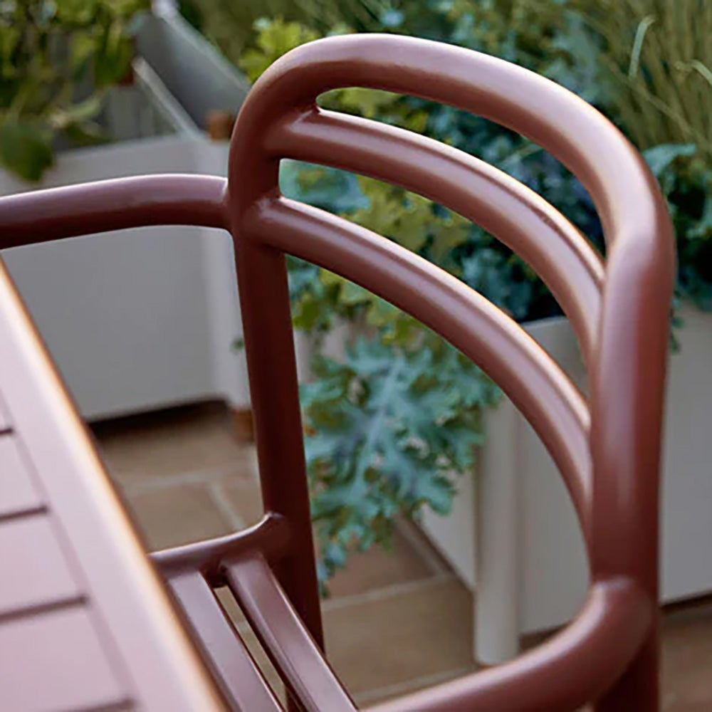 Bliss ruokapöytä sis. kaksi käsinojilla varustettua tuolia - Desert punainen alumiini