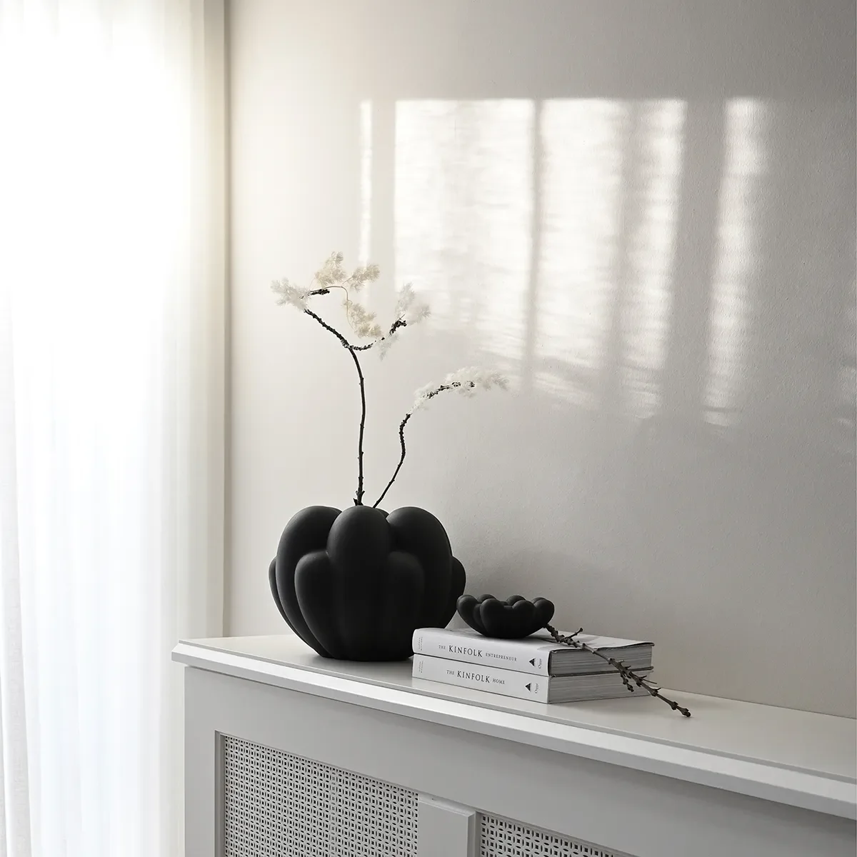 Käsintehty koristekulho Bloom Black Ø 15,5 cm