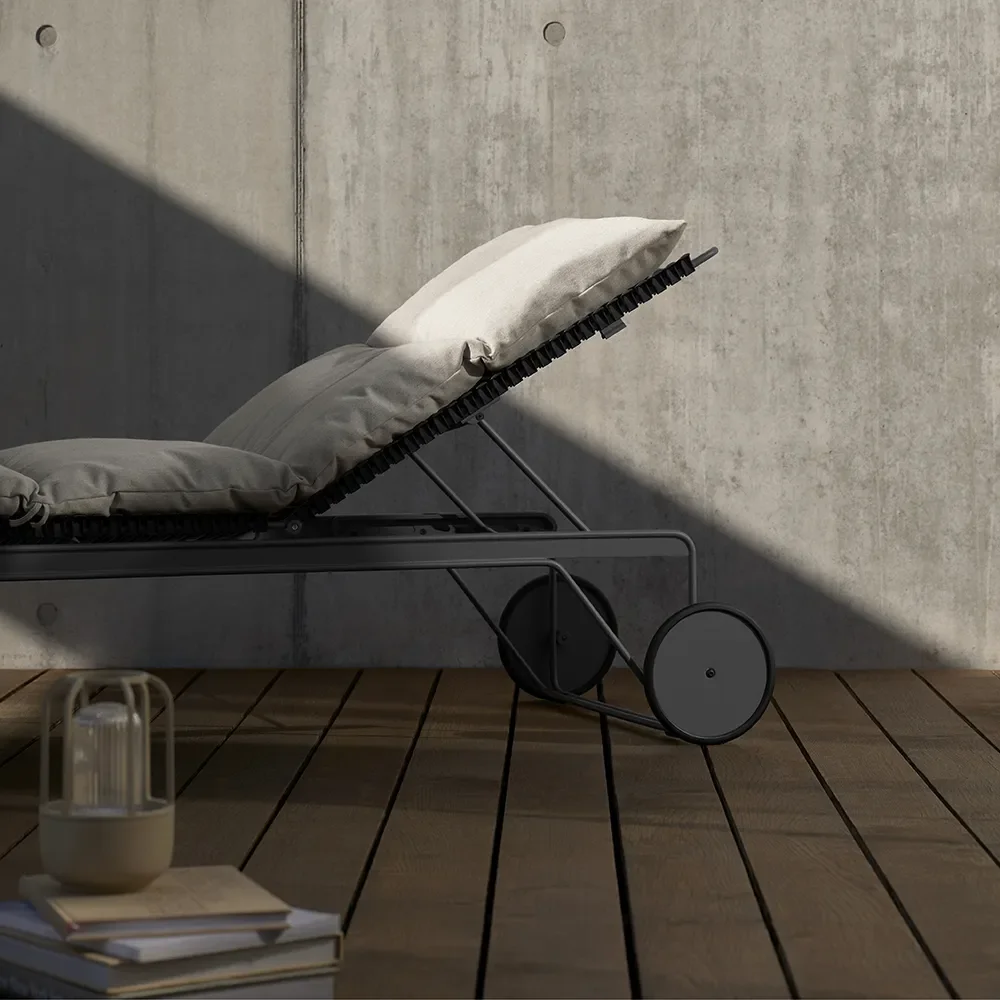 Click Adjustable chaise longue Black. Frame: Grey