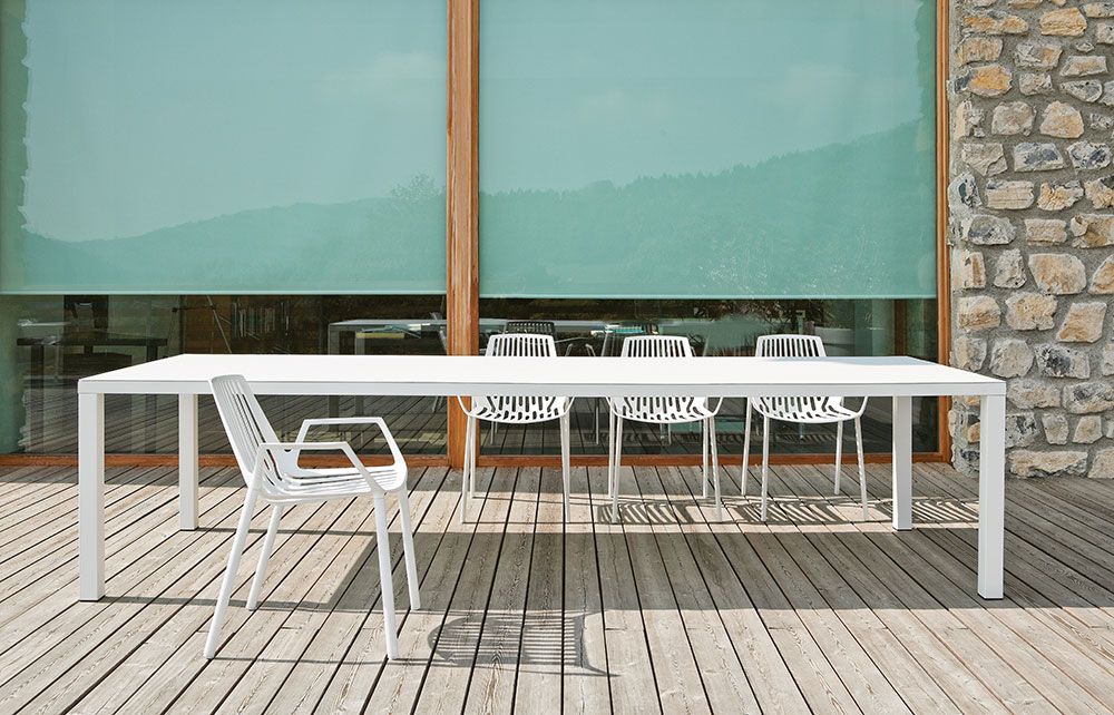 Rion käsinojallinen tuoli musta