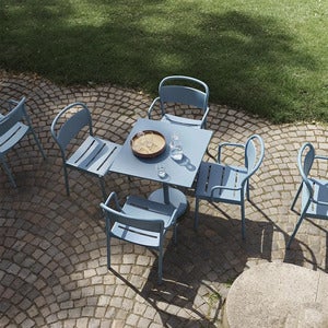 Linear Steel Bistropöytä 70x70 cm Pale Blue 