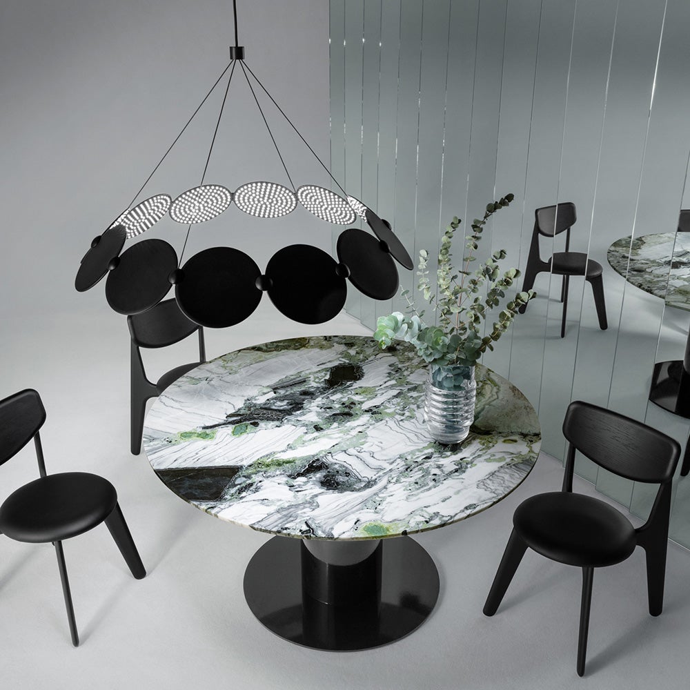 Slab ruokatuoli verhoiltu musta