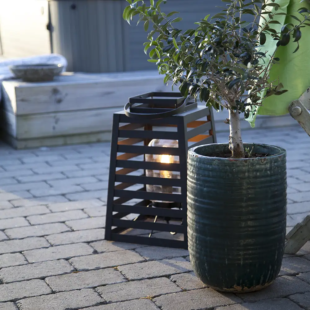 Yankton pöytä/lattiavalaisin Musta