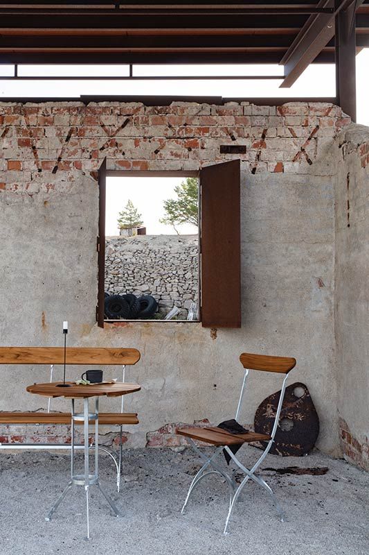 Puutarhatuoli öljyttyä tammea Grythyttan Stålmöbler