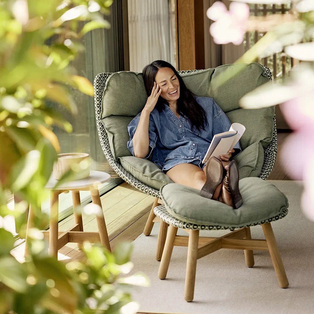 Mbrace wingchair tiikki AY5 teak 0205 alloro 0120