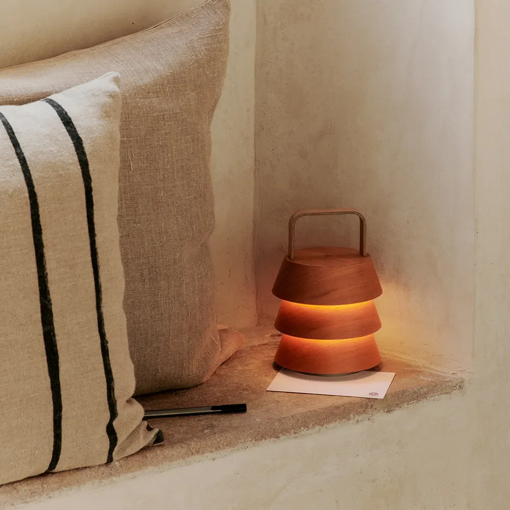 Luver Portable Lamp