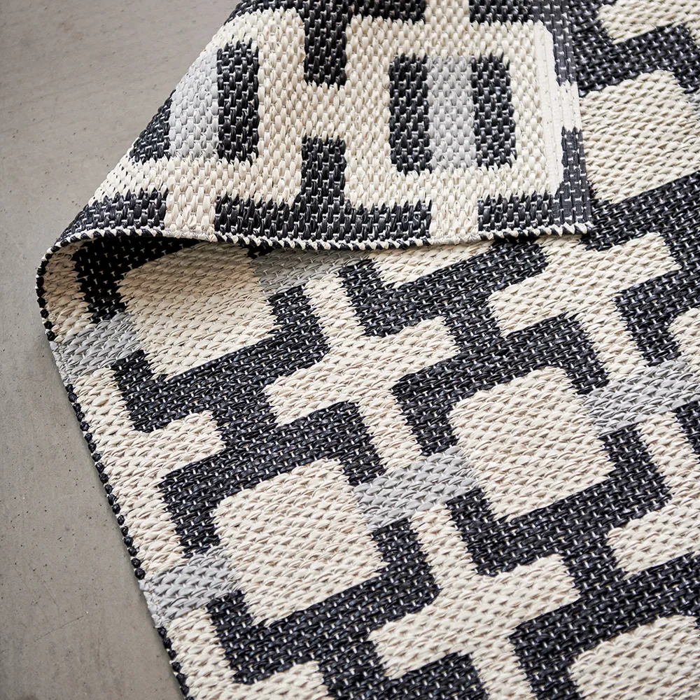 Tom matto Black/Cream/Warm Grey 70 x 120 cm