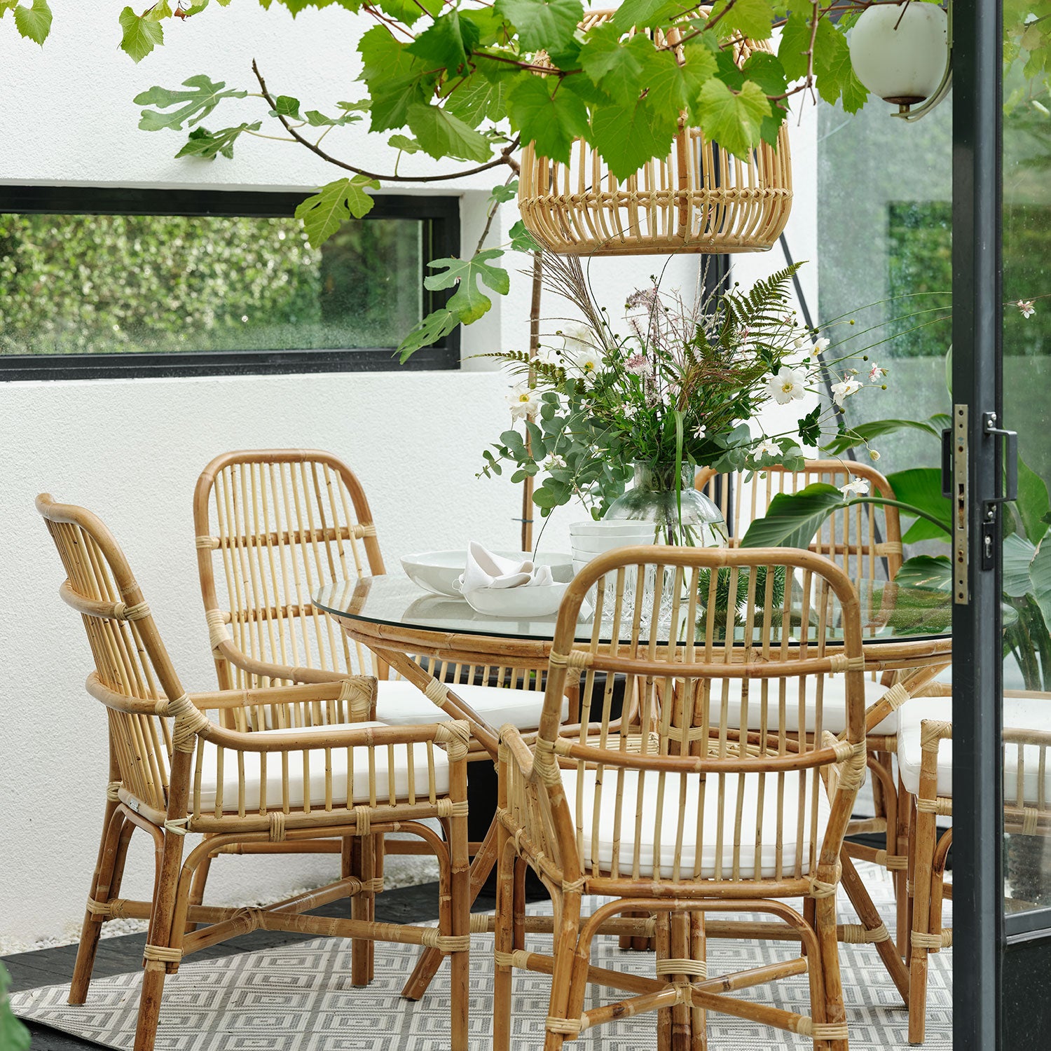 Vallda ruokapöytä 120 cm luonnonvärinen Brafab 