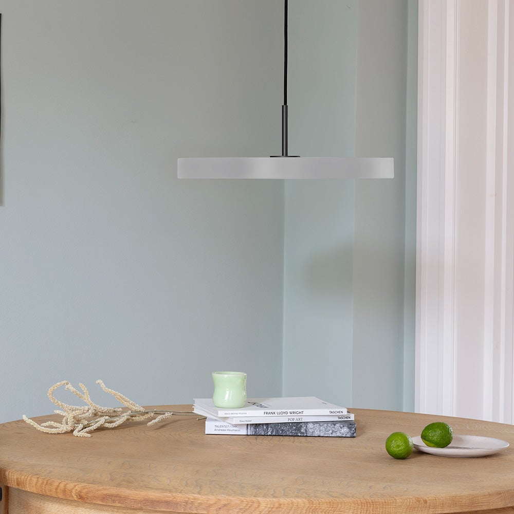 Asteria keskikokoinen kattovalaisin Ø43 cm Nuance Mist/musta