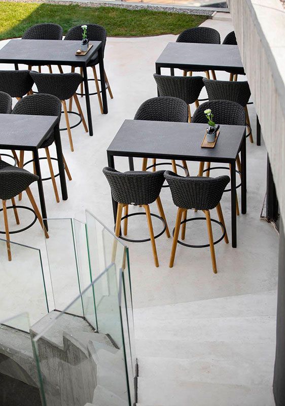 Peacock baarituoli tummanharmaa