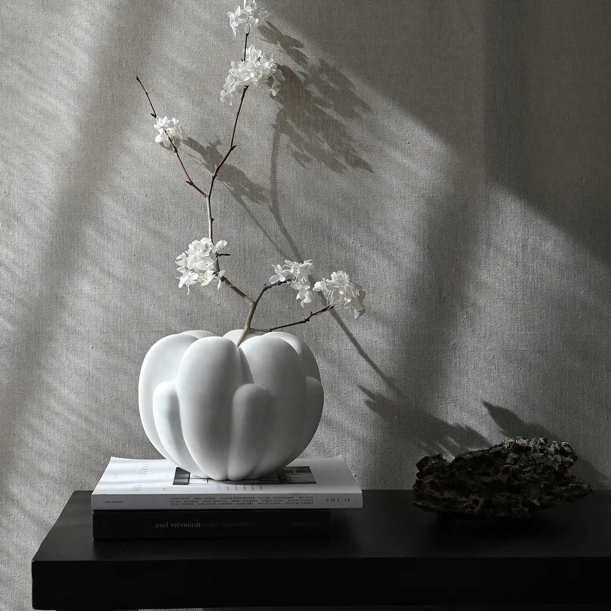 Käsintehty maljakko Bloom Petit Bone White H18 cm