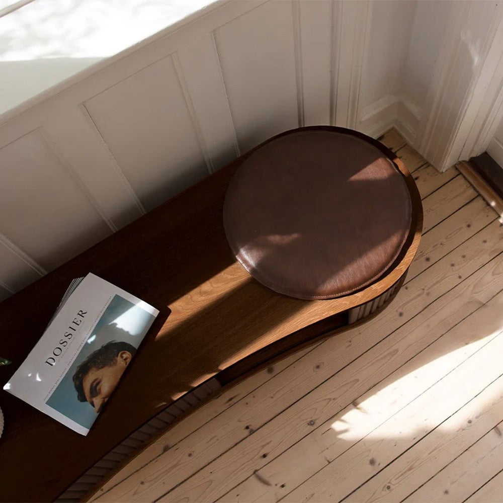 Audacious TV-taso, tumma tammi/Hazelnut