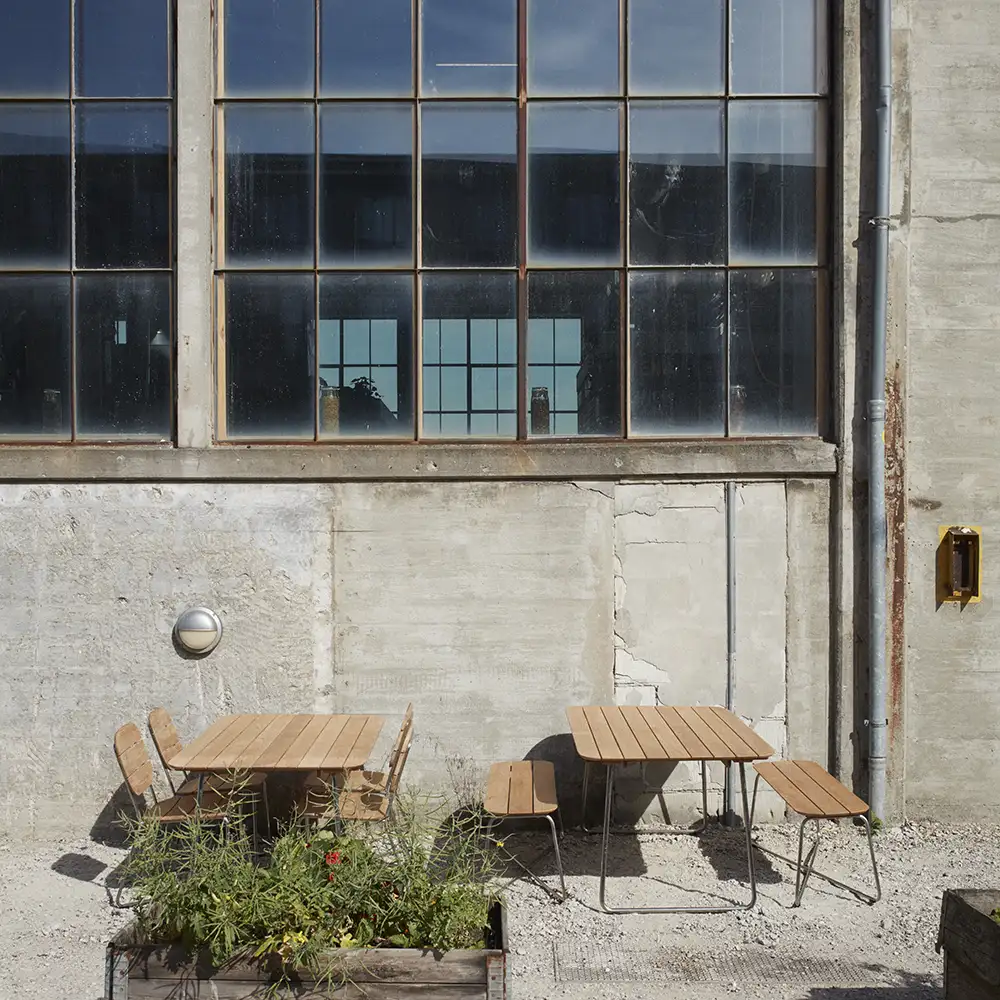 Lilium Table 160 cm tiikki