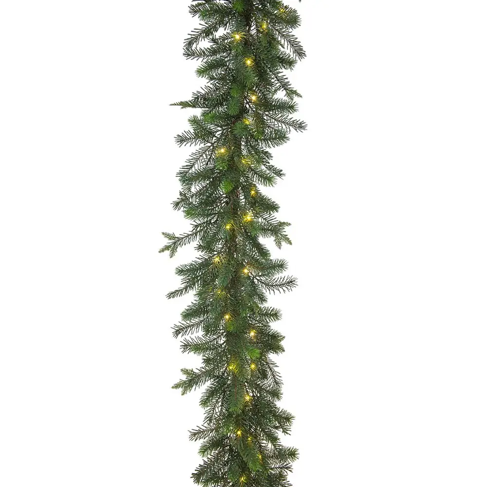  Seppele kynttilöiden kanssa