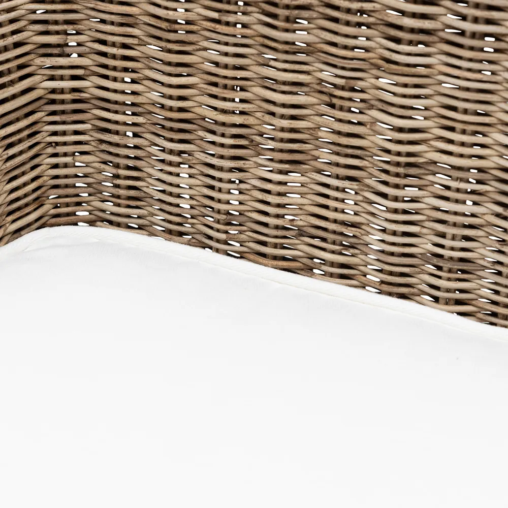 Hamptons ruokapöydän tuoli käsinojilla