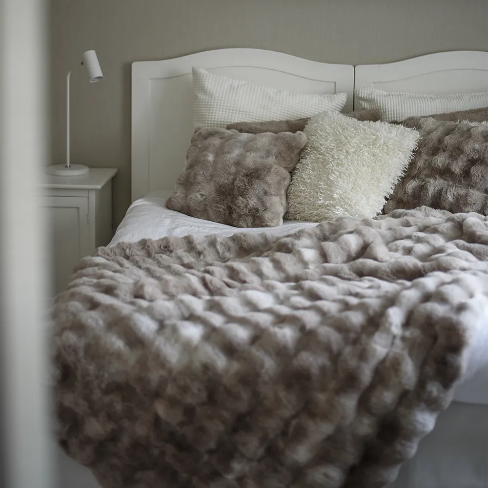 Misty koristetyyny 45x45 cm Sand