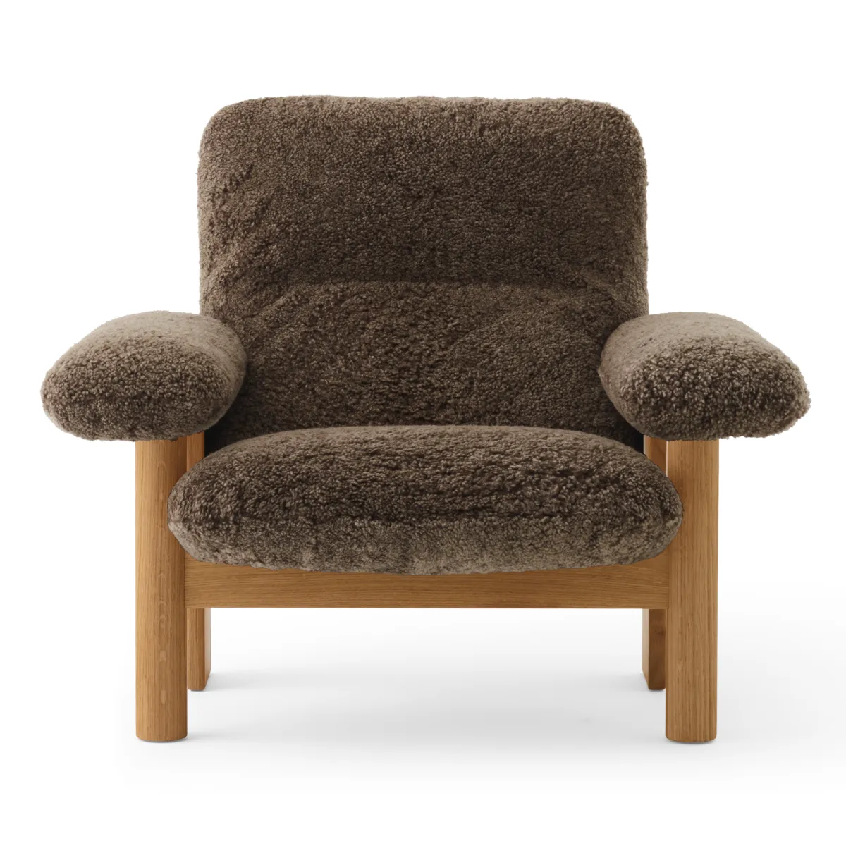 Brasilia lounge-tuoli kauttaaltaan verhoiltu korkea selkänoja nelijalkainen runko täystammi luonnonvärinen Sheepskin Nevotex Root