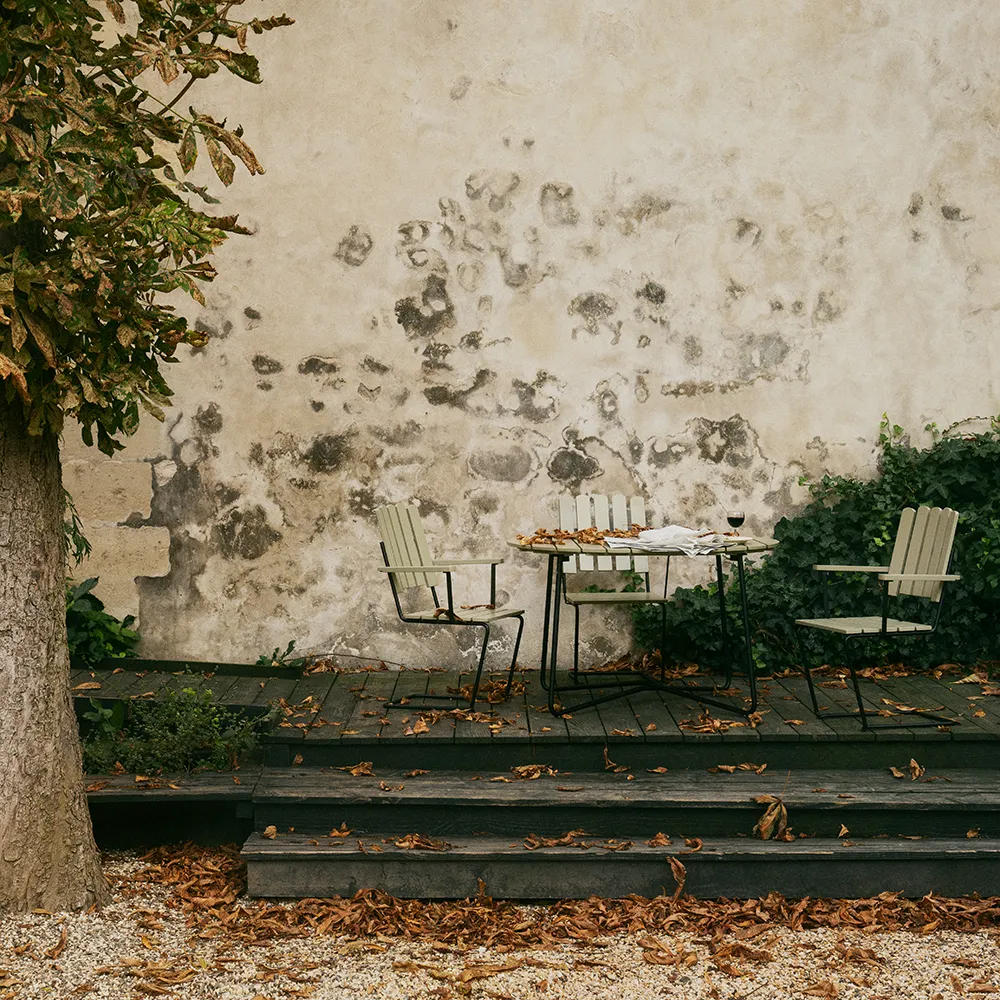 Pöytä 9A 100 Vihreä lakattu tammi / musta jalusta