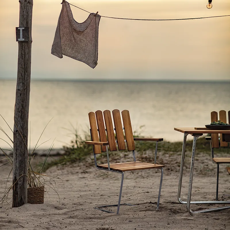 A2 nojatuoli öljyttyä tammea Grythyttan Stålmöbler