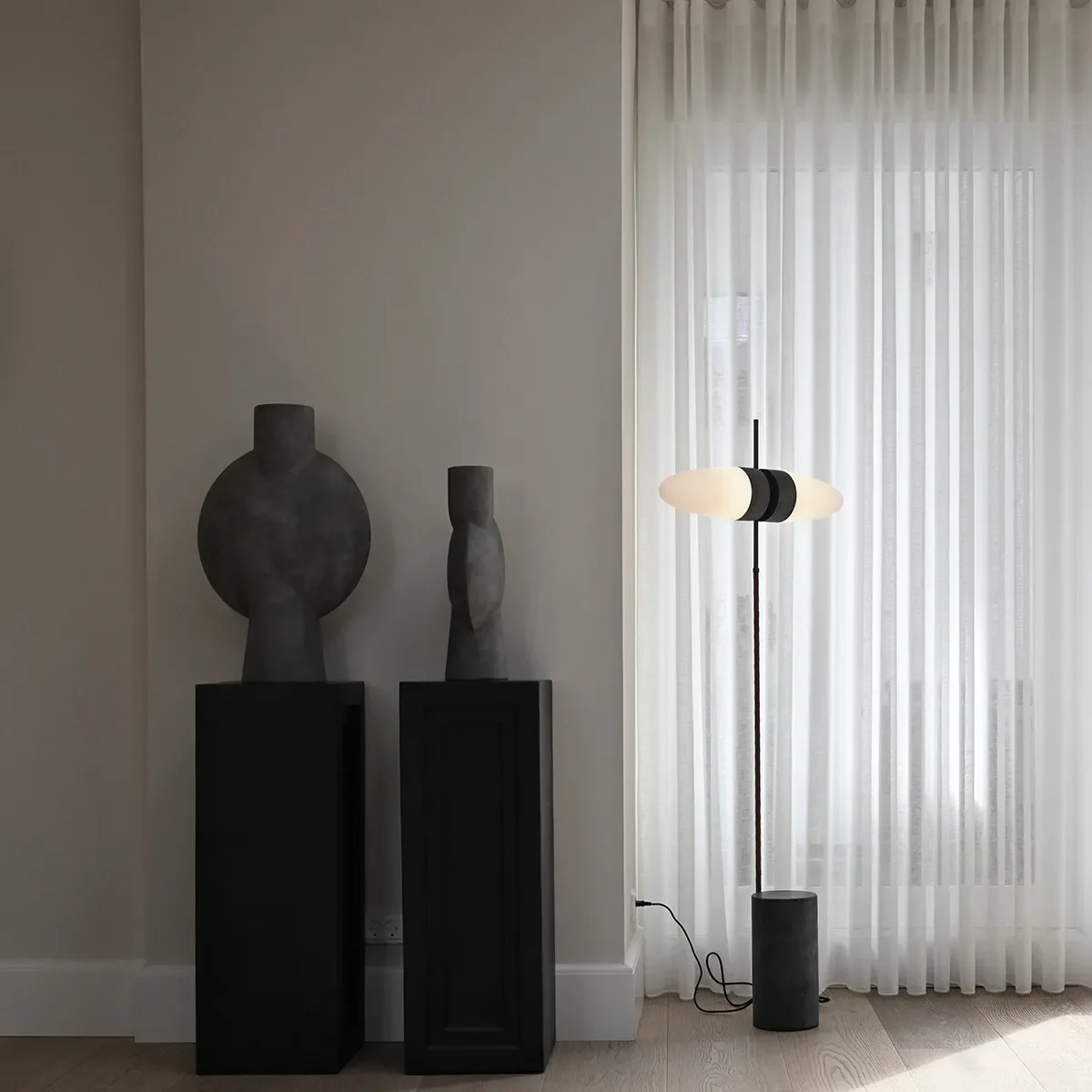 Käsinmaalattu maljakko Sphere Bubl Hexa Dark Grey H60 cm