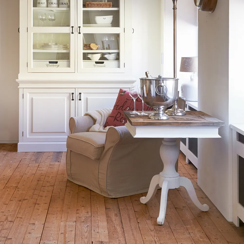 Château Belvédère 
sivupöytä, 70x70 cm