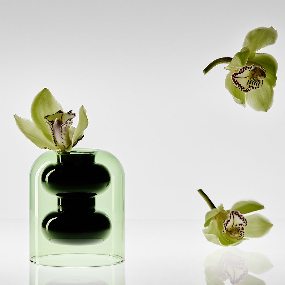  Bump-maljakko, lyhyt, musta