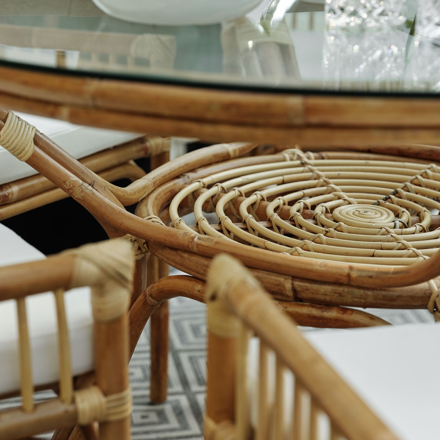 Vallda ruokapöytä 120 cm luonnonvärinen Brafab 