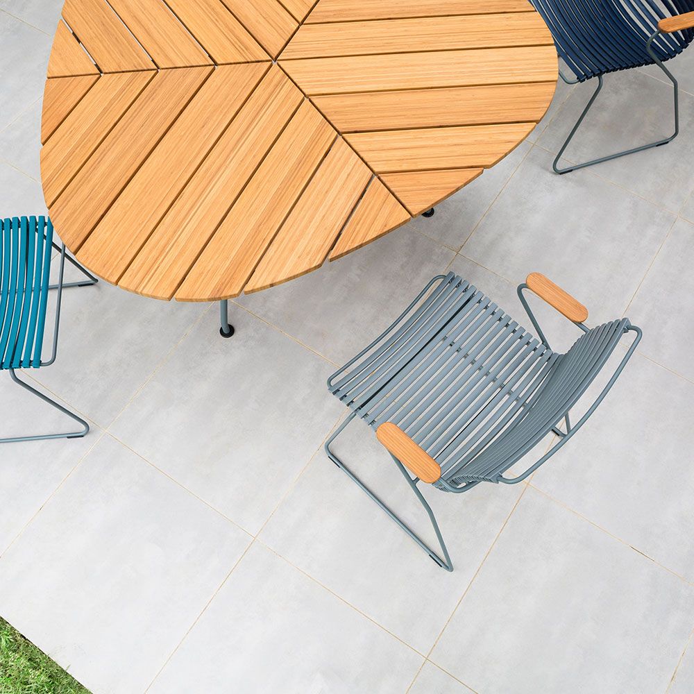 Leaf ruokapöytä 146x146 cm alumiini/bambu