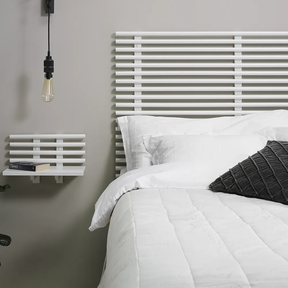 Zana Yöpöytä Valkoinen lakattu koivu