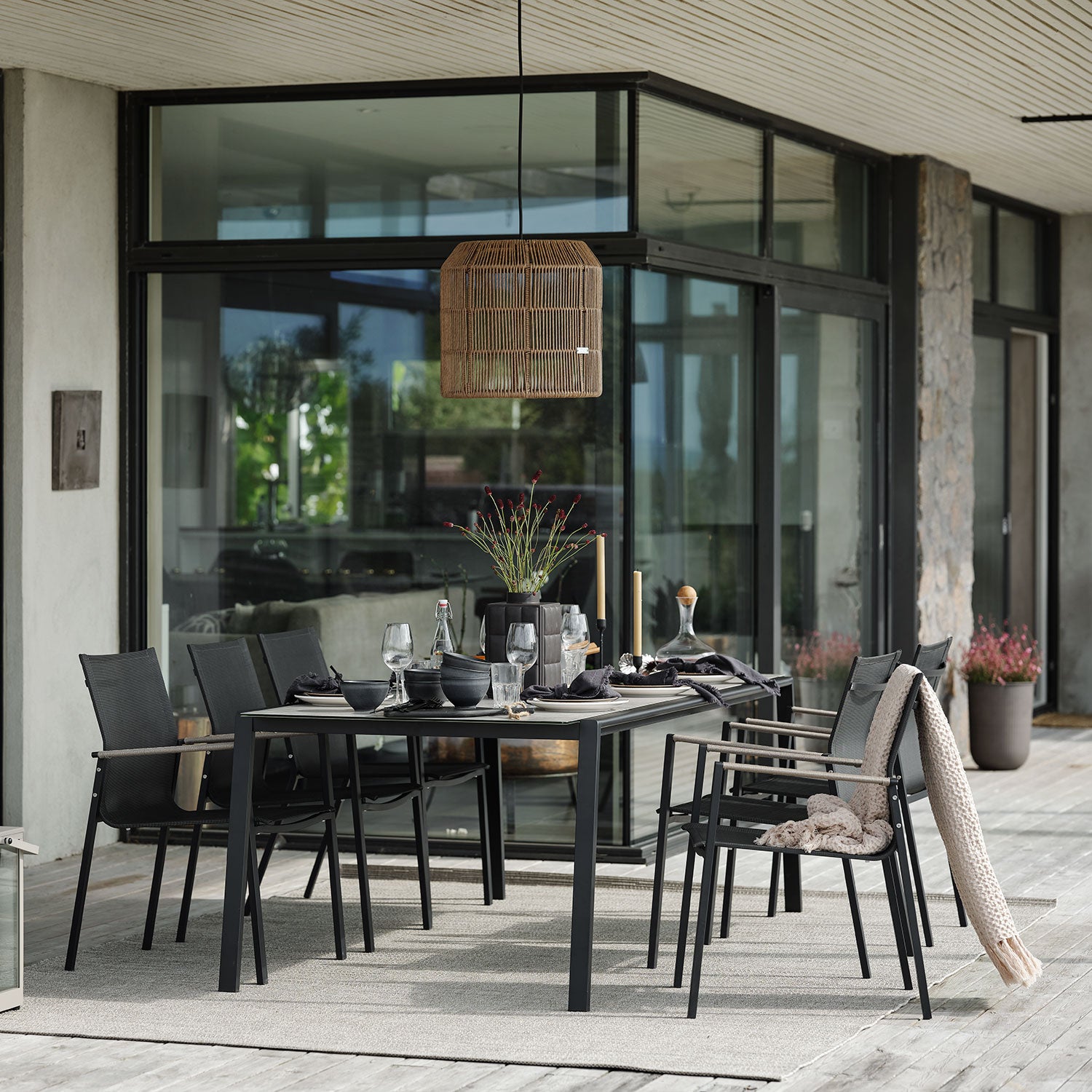 Lyra käsinojallinen tuoli musta/harmaa Brafab