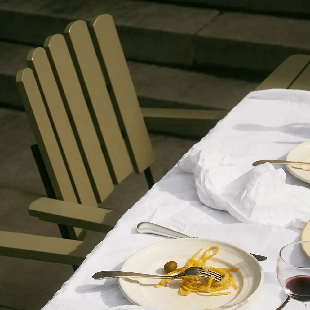 A2 nojatuoli Vihreä lakattu tammi / musta runko