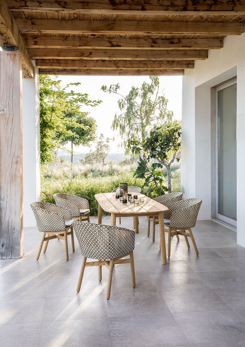 MBRACE ruokapöytä 270 x 90 cm 