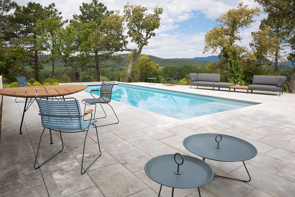 Leaf ruokapöytä 146x146 cm alumiini/bambu