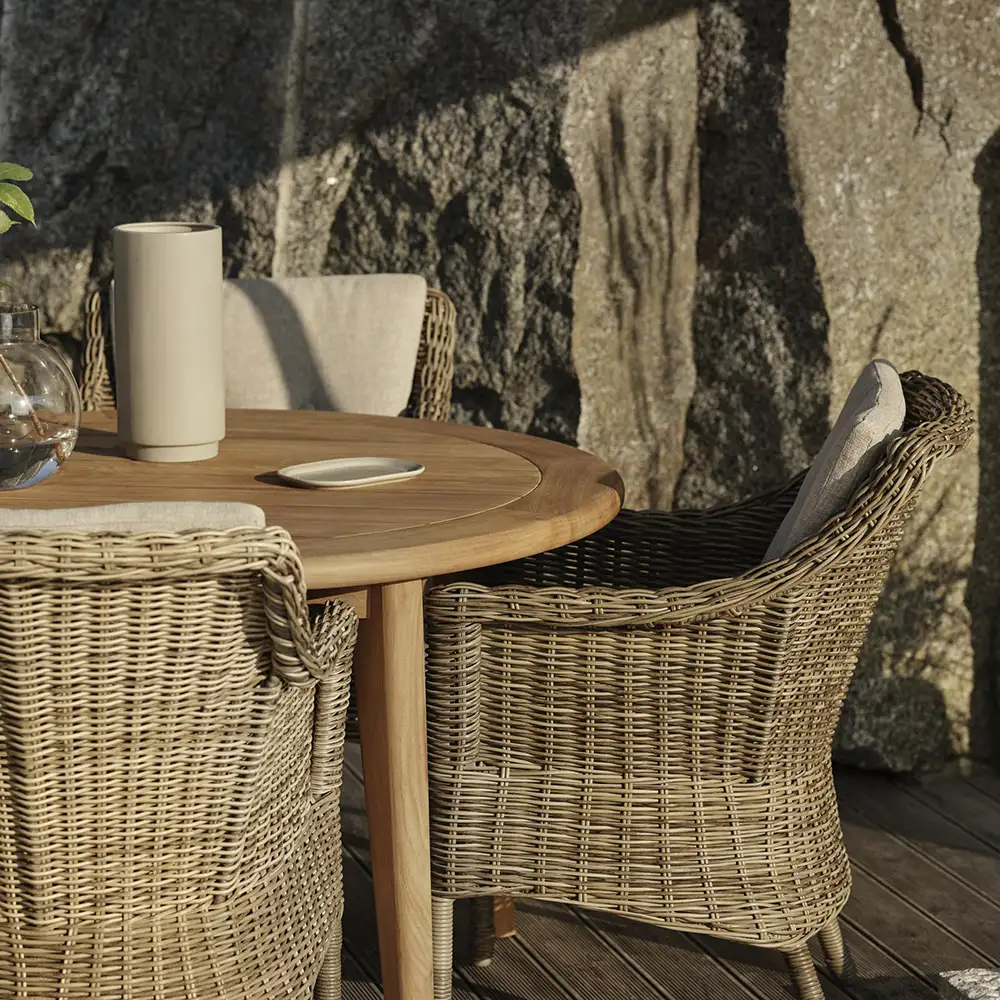 Lenora käsinojallinen tuoli polyrottinkia sis. istuintyynyn Brafab