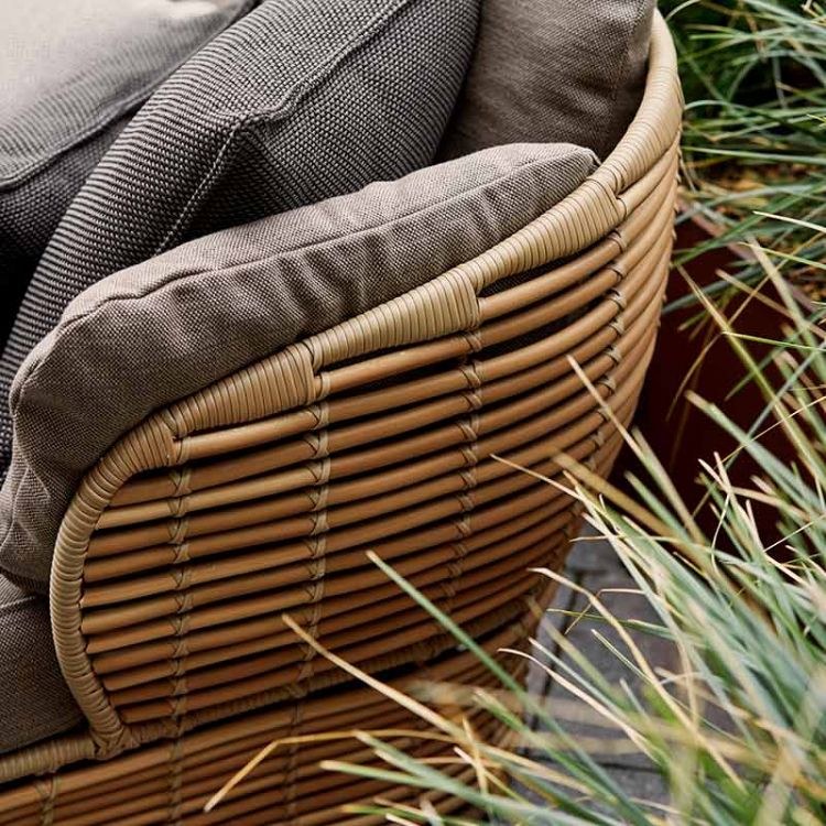Basket loungesoffa Natural konstrotting sis. ljust Airtouch tyynysetit