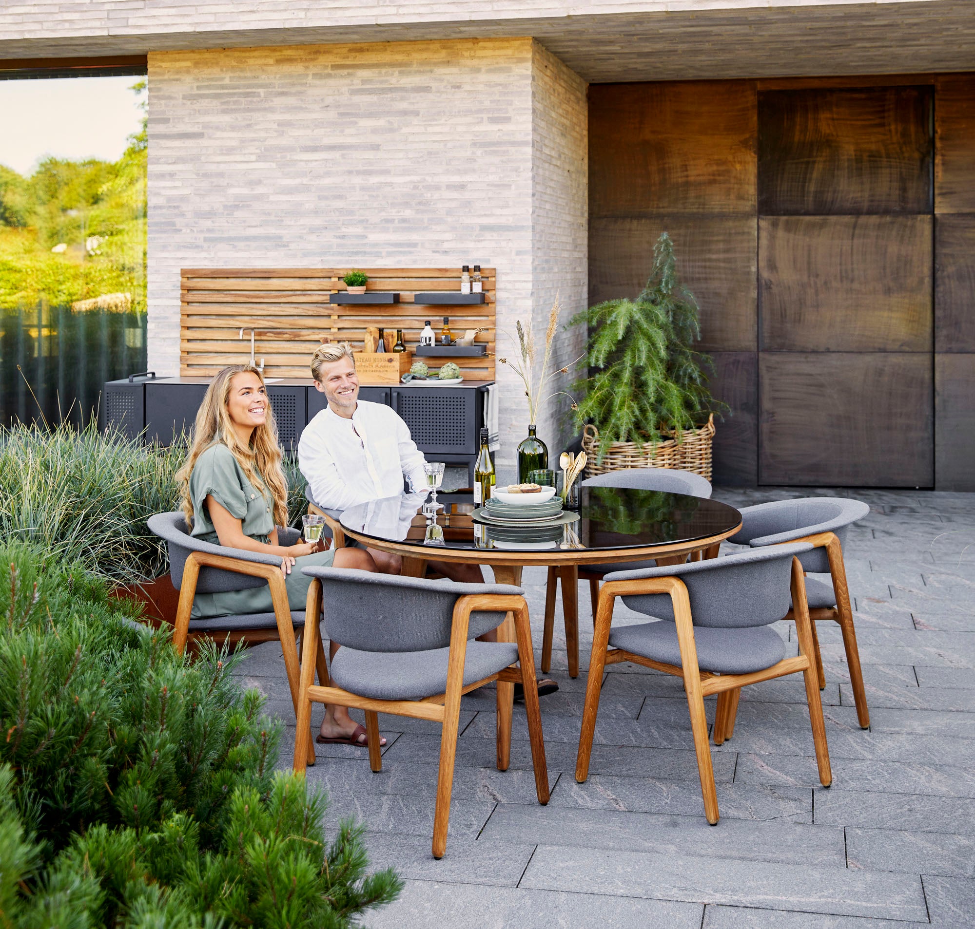 Aspect 144 cm ruokapöytä tiikki 