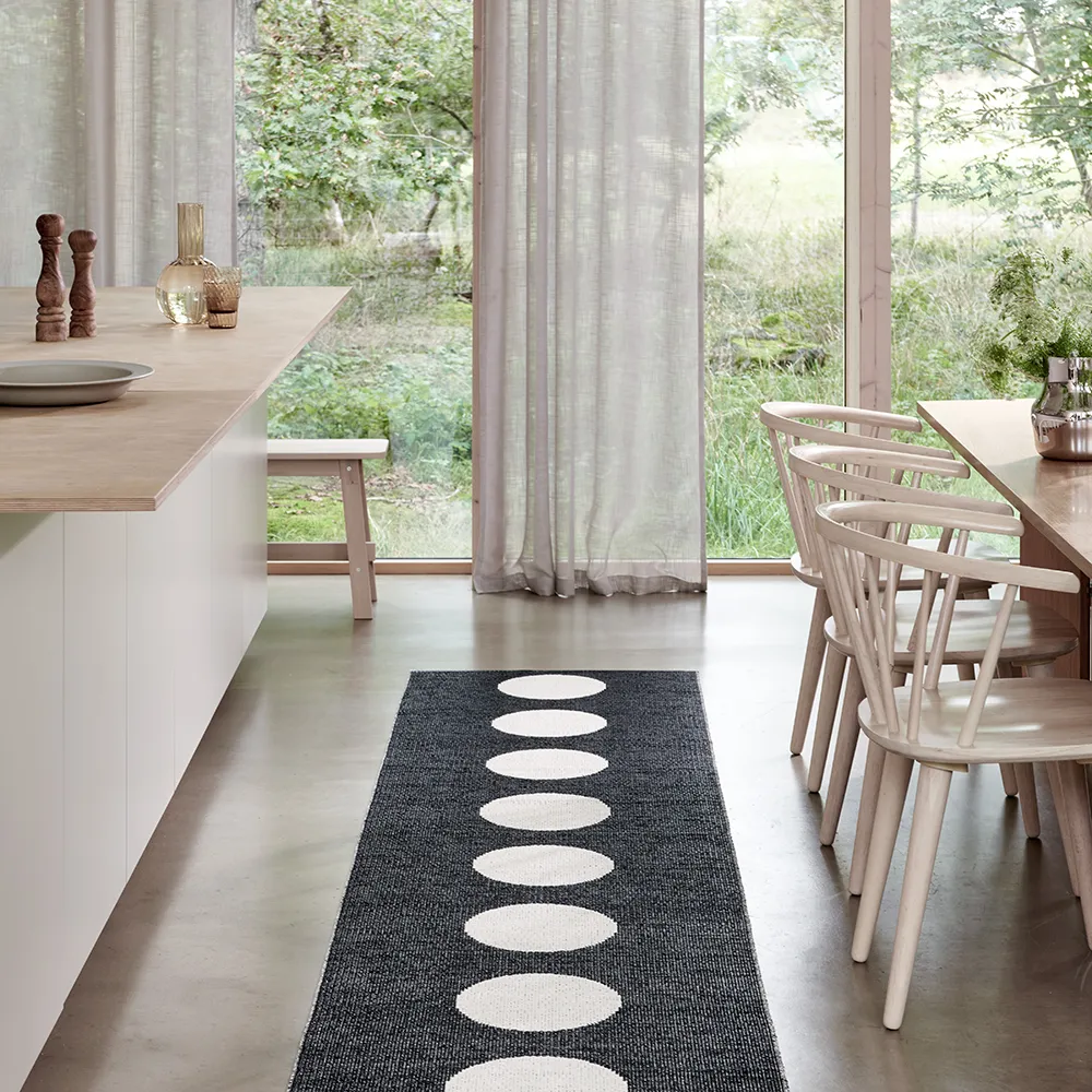 Vera matto 70x225 cm black/vanilla 