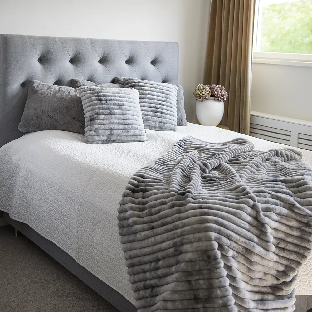 Stripy koristetyyny 45x45 cm Stone