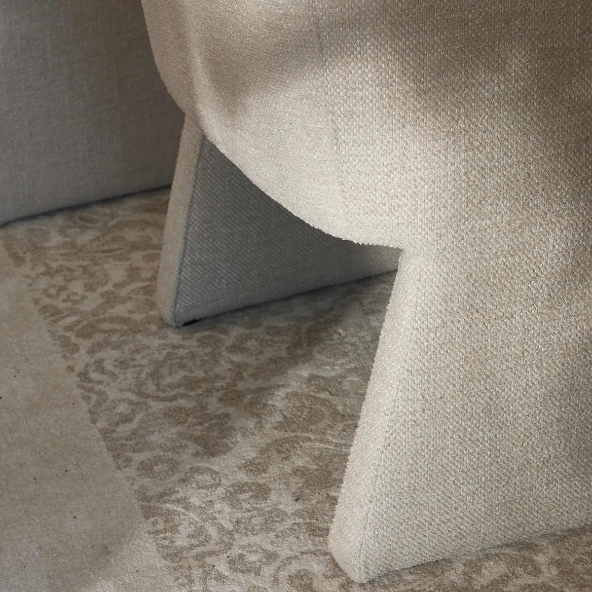 Käsinojallinen tuoli Napoli Beige