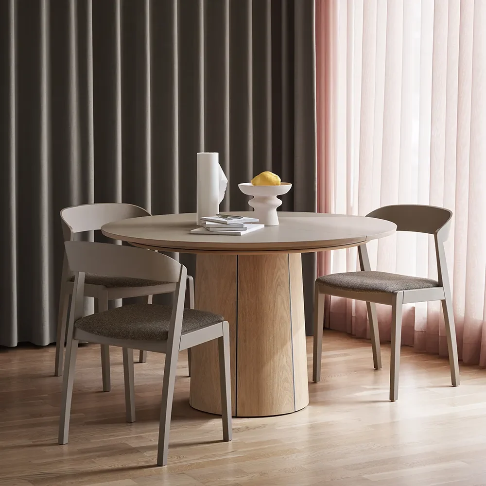 SM825 ruokapöydän tuoli Cat 1 Muskottipähkinä lakattu pyökki