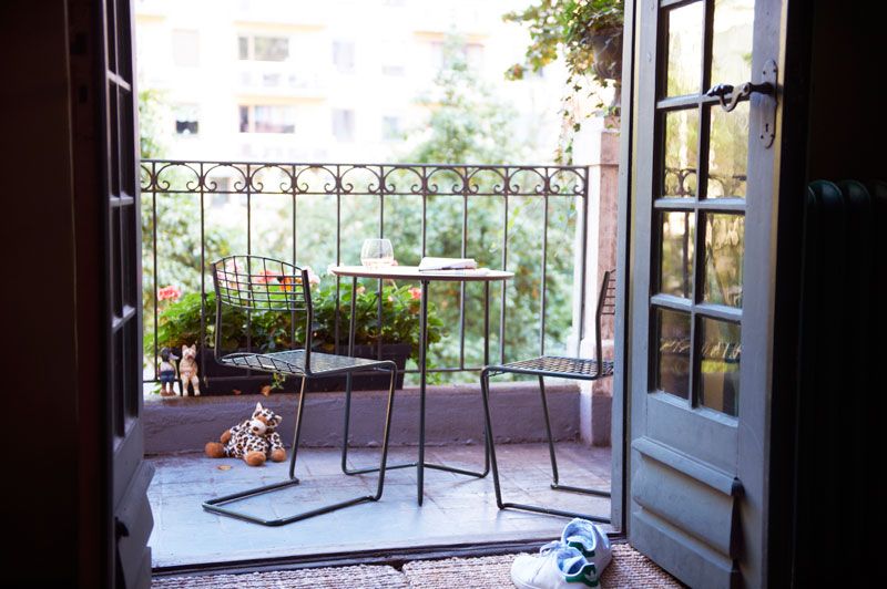 Pöytä High Tech 60 valkoinen laminaatti / musta runko Ø 60 cm Grythyttan Stålmöbler 