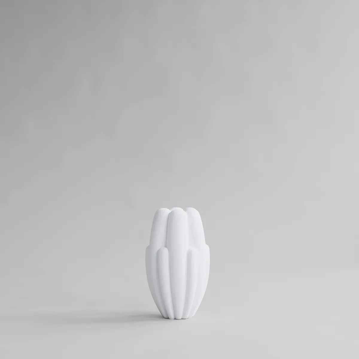 Käsintehty maljakko Bloom Slim Mini Bone White H34 cm