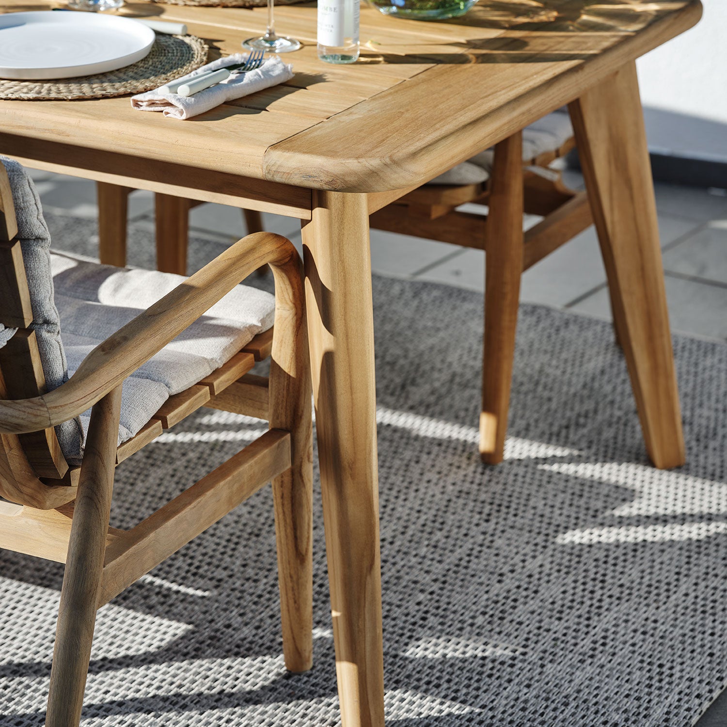 Lilja käsinojallinen tuoli luonnonvärinen Brafab